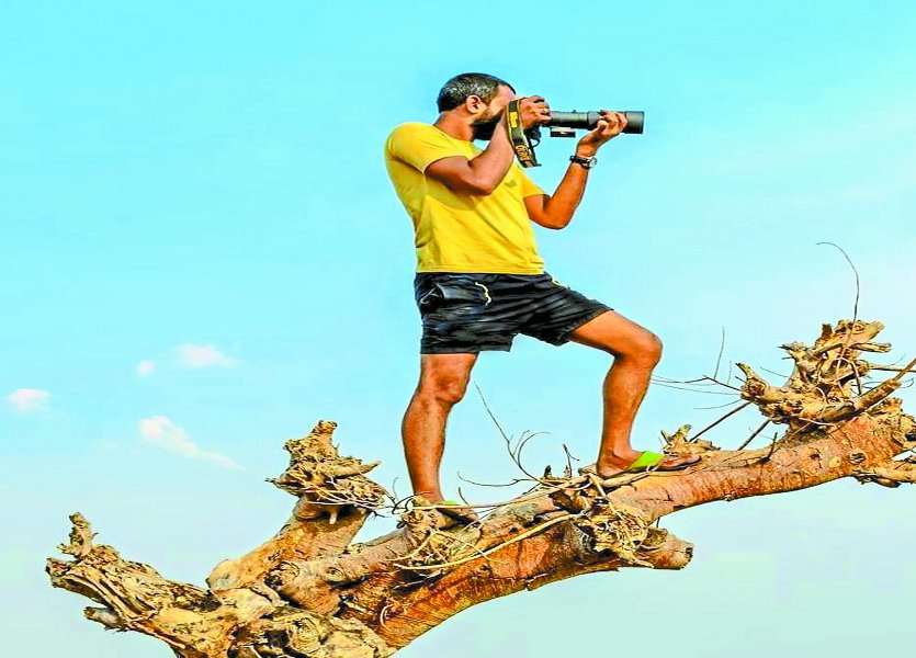 नक्सल समस्या को दरकिनार कर बस्तर के ये युवा यहां की खूबसूरती को इस तरह पहुंचा रहे देश विदेश तक, और.....