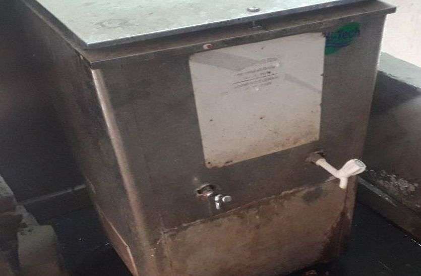 जिला अस्पताल में पानी तक नहीं... जिला अस्पताल में पानी तक नहीं...