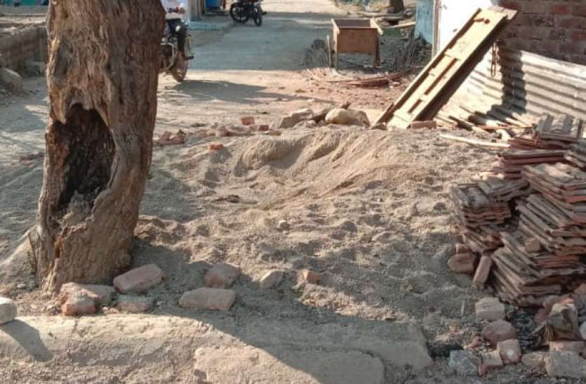 थाने के पास से मंडी तक बनेगा नया रोड, काटे जाएंगे चार पेड़ थाने के पास से मंडी तक बनेगा नया रोड, काटे जाएंगे चार पेड़