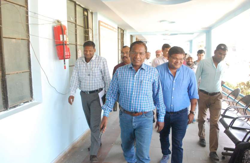 inspection inspection- निगम प्रशासक का पहला दौरा, 13 शाखा प्रमुखों को नोटिस जारी