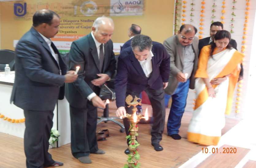 ahmedabad news: 'विदेशों में 3 करोड़ से ज्यादा भारतीय, भिजवाते हैं 70 अरब डॉलरÓ ahmedabad news: 'विदेशों में 3 करोड़ से ज्यादा भारतीय, भिजवाते हैं 70 अरब डॉलरÓ