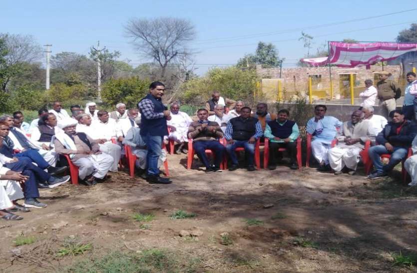 किसानों को सिखाए खेती के गुर किसानों को सिखाए खेती के गुर