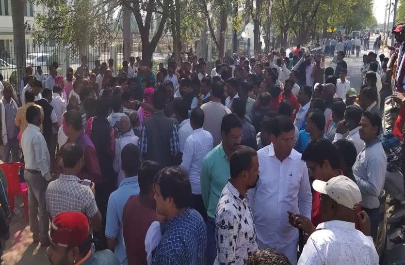 कांग्रेस की यनिता चंद्रा के सिर बंधा जिला पंचायत अध्यक्ष का ताज