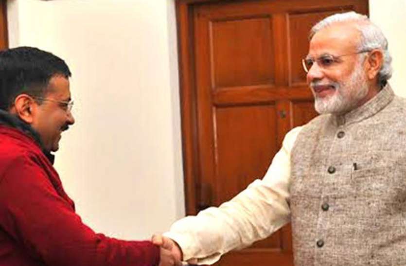 arvind kejriwal and pm modi 16 फरवरी को अरविंद केजरीवाल का शपथ ग्रहण समारोह, PM मोदी को न्योता