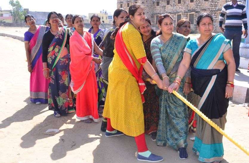 महिलाओं ने सीखे खेलों के गुर