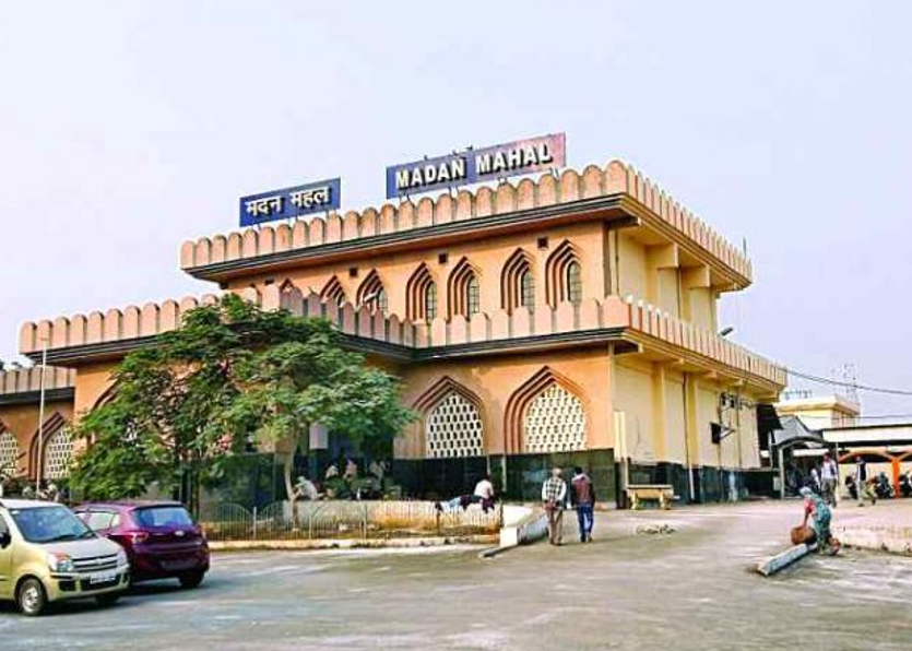 madan_mahal_02.png