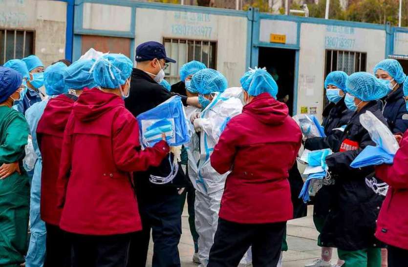 medical workers चीन: Coronavirus की चपेट में आए 1716 चिकित्सा कर्मी, 6 की मौत