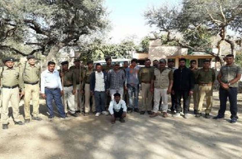 सरिस्का में फिर शिकारियों का बसेरा, बंदूक समेत दो शिकारी पकड़े सरिस्का में फिर शिकारियों का बसेरा, बंदूक समेत दो शिकारी पकड़े