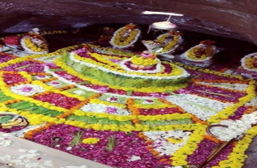 महाशिवरात्रि की तैयारी में एक माह पहले से जुटे श्रद्धालु महाशिवरात्रि की तैयारी में एक माह पहले से जुटे श्रद्धालु