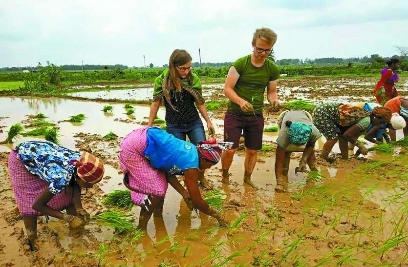 नक्सल समस्या को दरकिनार कर बस्तर के ये युवा यहां की खूबसूरती को इस तरह पहुंचा रहे देश विदेश तक, और.....