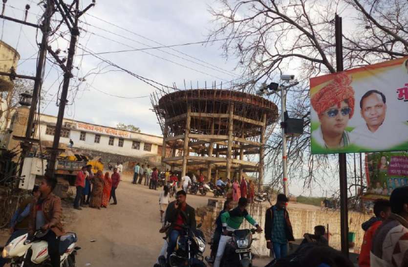 निर्माणाधीन पानी की टंकी से गिरकर मजदूर की मौत निर्माणाधीन पानी की टंकी से गिरकर मजदूर की मौत