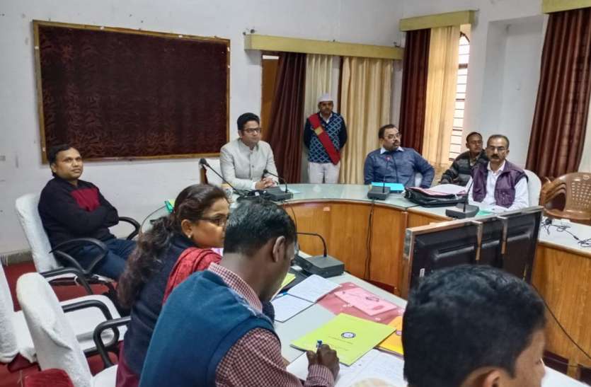 Computation and construction of houses in the first phase पहले चरण में मकानों की गणना और बनेगी सूची