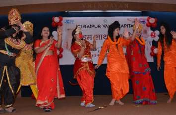 बुजुर्गों संग मनाया मातृ पितृ दिवस बुजुर्गों संग मनाया मातृ पितृ दिवस
