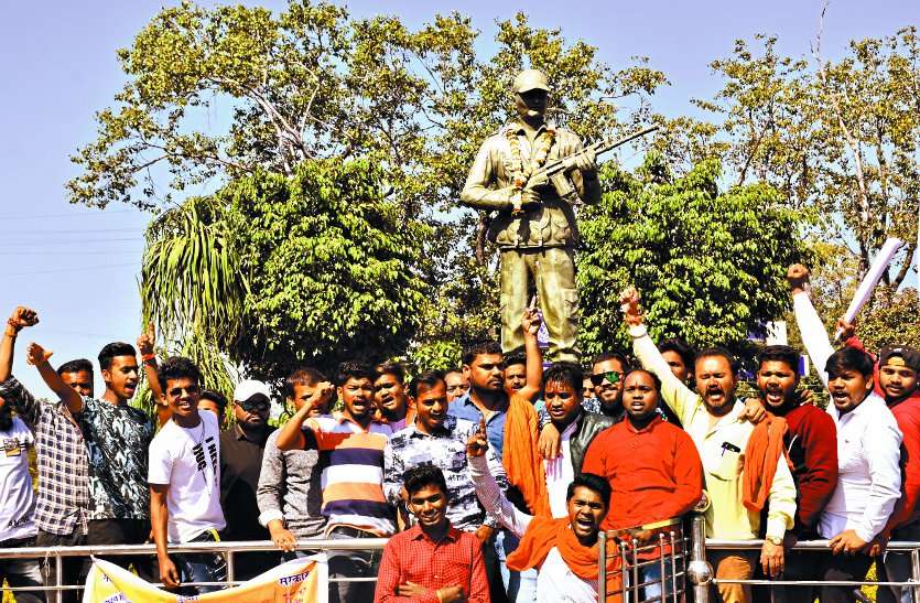 Remember the martyrs of Pulwama पुलवामा के शहीदों को किया याद