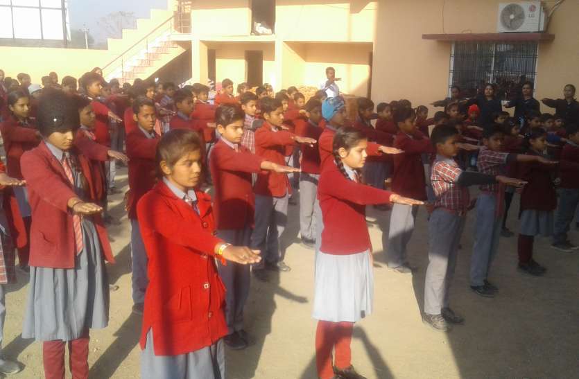 narsinghpur प्लास्टिक का उपयोग करेंगे बंद, अपने नगर को स्वच्छ बनाने करेंगे हर दिन श्रमदान