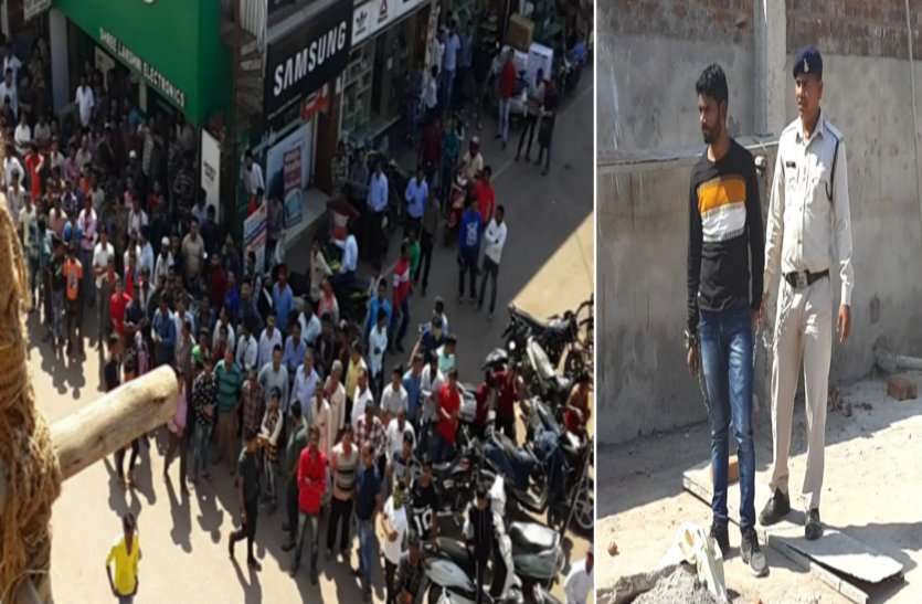 ज्वेलरी शो रूम में करोड़ों की चोरी करने वाले चोर को देखने लगी लोगों की भीड़, पुलिस ने किया क्राइम सीन री-क्रिएट ज्वेलरी शो रूम में करोड़ों की चोरी करने वाले चोर को देखने लगी लोगों की भीड़, पुलिस ने किया क्राइम सीन री-क्रिएट