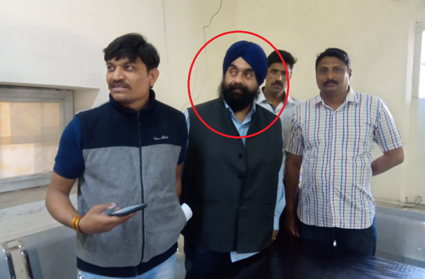 bobby_chhabra_arrested_news_mp_5773695_835x547-m.png