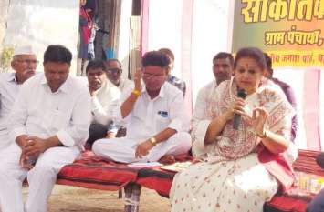 Former minister sat on a sit-in protest over water tank Former minister sat on a sit-in protest over water tank
