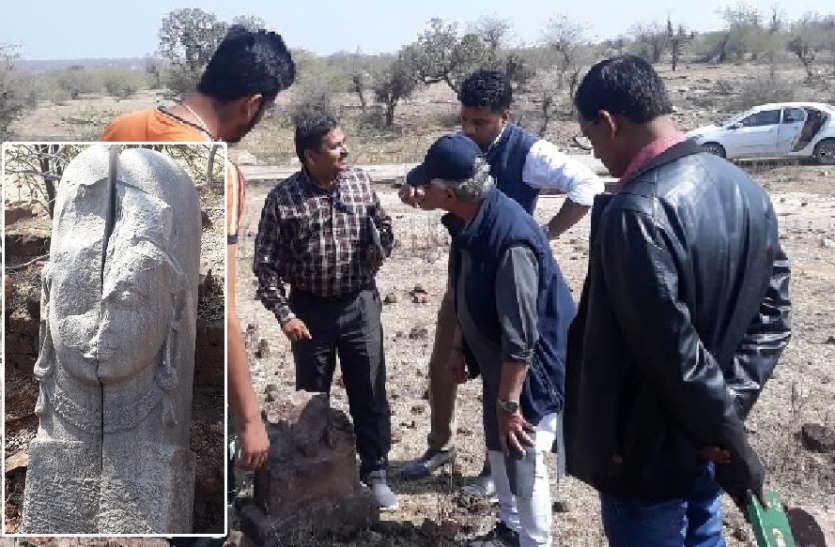भारतीय पुरातत्व सर्वेक्षण की टीम बिना शिवलिंग लिए लौटी, ग्रामीणों और संस्थाओं ने किया विरोध भारतीय पुरातत्व सर्वेक्षण की टीम बिना शिवलिंग लिए लौटी, ग्रामीणों और संस्थाओं ने किया विरोध