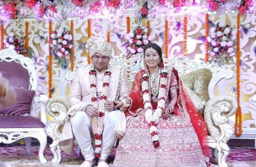 china_1.jpg Ghaziabad: Valentine Day पर हिंदुस्तानी ने किया चीन की सारा का कन्यादान