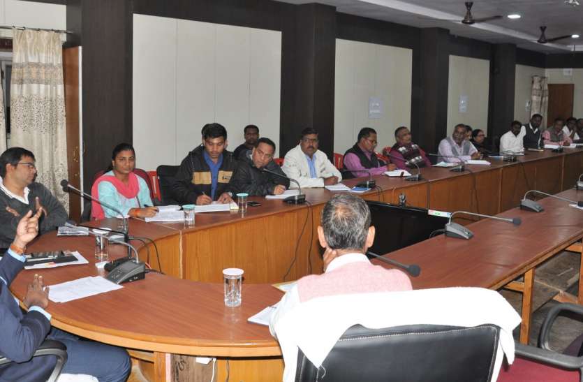 CM will attend Sabri Jayanti, Collector took meeting सबरी जयंती में शामिल होंगे सीएम, कलेक्टर ने ली बैठक