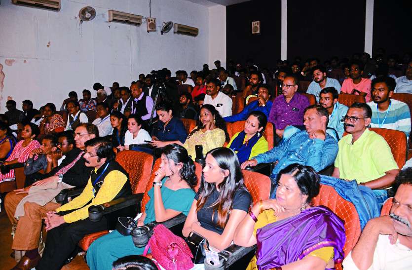 पान सिंह तोमर के निर्देशक रायपुर में बोले- लीक से हटकर फिल्म बनाना ही मेरे लिए संघर्ष