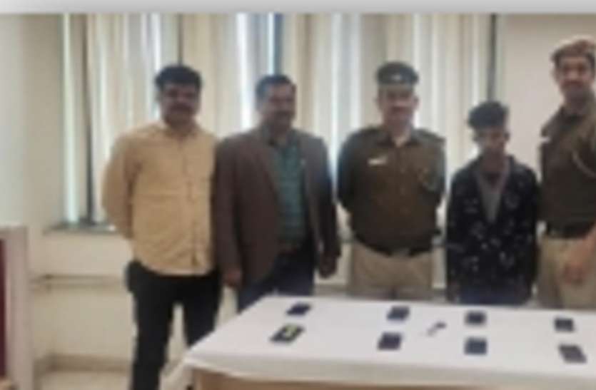 दिल्ली पुलिस ने बेगमपुर इलाके में खूंखार बदमाश दबोचा दिल्ली पुलिस ने बेगमपुर इलाके में खूंखार बदमाश को दबोचा