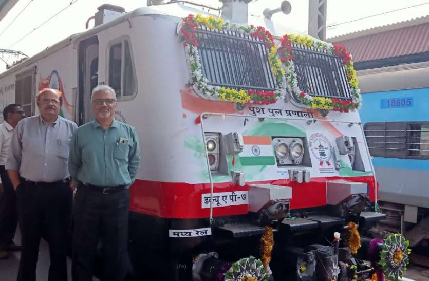 सज धज के निकली राजधानी सज धज के निकली राजधानी