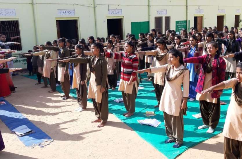 swarnim bharat: स्वर्णिम भारत अभियान के तहत विद्यार्थियों व शिक्षकों ने ली शपथ swarnim bharat: स्वर्णिम भारत अभियान के तहत विद्यार्थियों व शिक्षकों ने ली शपथ