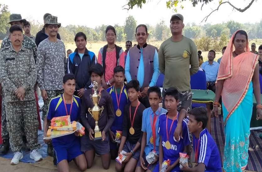 Madanwara became the primary school in high school and girls in Balakon बालकोंं में हाईस्कूल व बालिकाओं में प्राथमिक शाला मदनवाड़ा बने विजेता