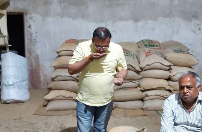 Now merchants are mixing dangerous chemicals in food items in Rajasthan अब व्यापारी राजस्थान में करवा रहे खाद्य सामग्री में खतरनाक रसायन की मिलावट