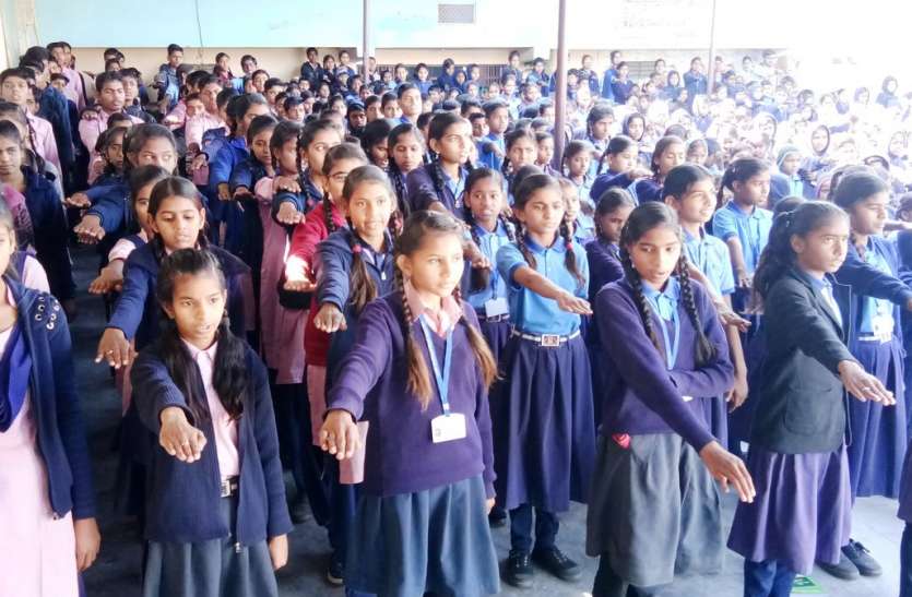 अभियान #swarnim bharat: हरियाली और सफाई के लिए ली शपथ