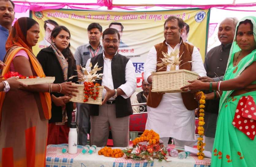 Punya Salila Mandakini to be revived with 40 crores: Kamleshwar 40 करोड़ से पुनर्जीवित होगी पुण्य सलिला मंदाकिनी: कमलेश्वर