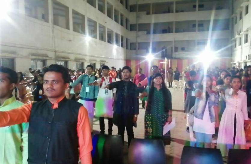 पत्रिका का स्वर्णिम भारत अभियान: 1400 लोगों ने ली स्वच्छता की शपथ पत्रिका का स्वर्णिम भारत अभियान: 1400 लोगों ने ली स्वच्छता की शपथ