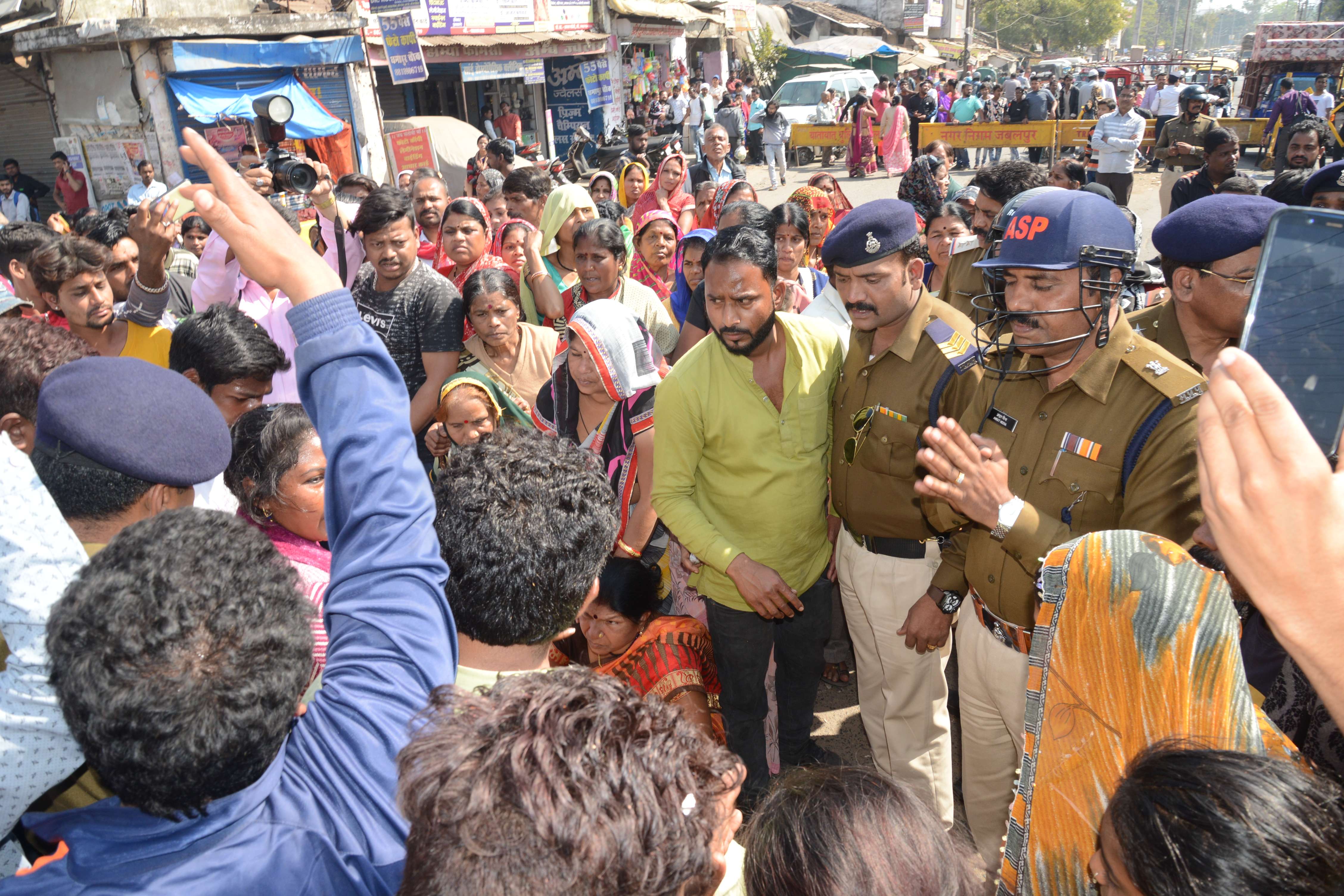 pradarshan2.jpg