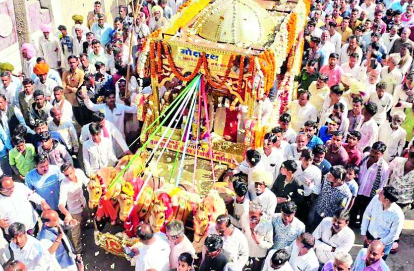जैन संत की महाप्रयाण अंतिम यात्रा निकली तो छलके सभी के आंसू जैन संत की महाप्रयाण अंतिम यात्रा निकली तो छलके सभी के आंसू