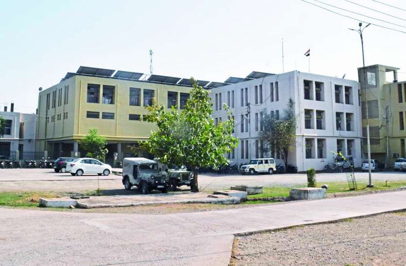 License files made at the address of SP Bungalow missing,,License files made at the address of SP Bungalow missing एसपी बंगले के पते पर बने लाइसेंसों की नस्तियां गायब !