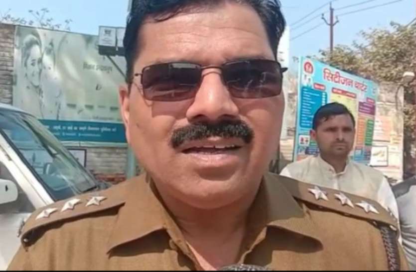 डॉक्टर अपहरण केस में बड़ी कार्रवाई, थाना प्रभारी पर गिरी गाज डॉक्टर अपहरण केस में बड़ी कार्रवाई, थाना प्रभारी पर गिरी गाज