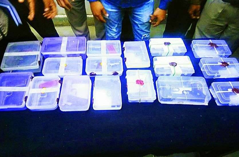Illegal arms factory running in Khargone, supply up to Jodhpur खरगोन में चल रहा अवैध हथियारों का कारखाना, आपूर्ति हो रही है जोधपुर तक