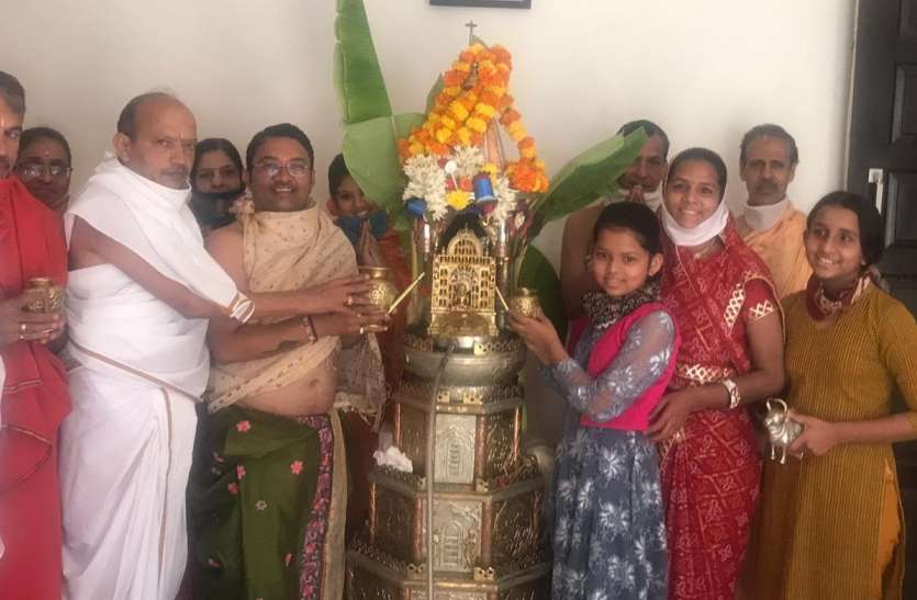 दूसरों की मदद करना जीवन का उद्देश्य हो-देवेंद्रसागर दूसरों की मदद करना जीवन का उद्देश्य हो-देवेंद्रसागर