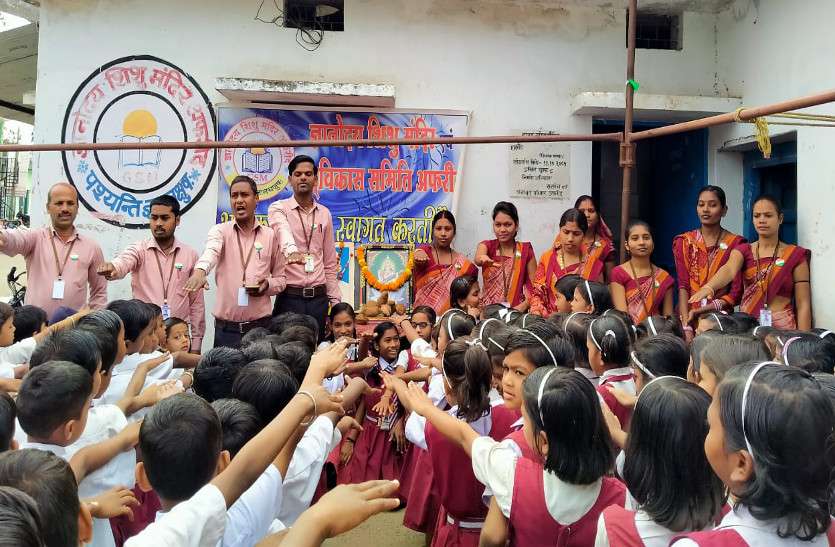 पत्रिका के स्वर्णिम भारत अभियान के तहत ज्ञानोदय के छात्रों ने ली स्वच्छता की शपथ पत्रिका के स्वर्णिम भारत अभियान के तहत ज्ञानोदय के छात्रों ने ली स्वच्छता की शपथ