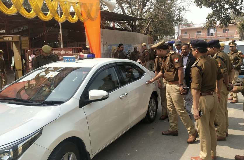कड़ी सुरक्षा के बीच तैयार होगा अयोध्या का राम मंदिर कड़ी सुरक्षा के बीच तैयार होगा अयोध्या का राम मंदिर
