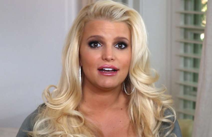 jessica simpson opens up about being body shamed जसक सपसन न