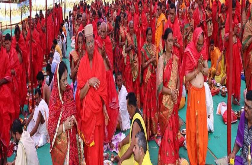 सैकड़ों वनवासियों ने दी आहुतियां सैकड़ों वनवासियों ने दी आहुतियां