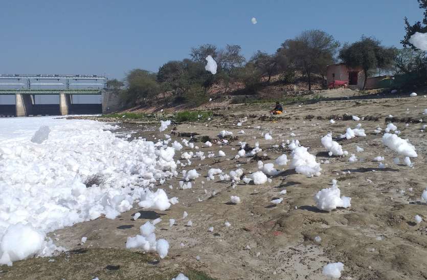 Yamuna कान्हा की पटरानी कालिंदी करे पुकार, मेरा कब होगा उद्धार, देखें वीडियो