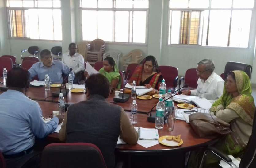 Angry members, objected to not holding the meeting of the Zip Committe जिपं समिति की बैठक समय पर आयोजित नहीं कराए जाने से नाराज सदस्य, जताई आपत्ति