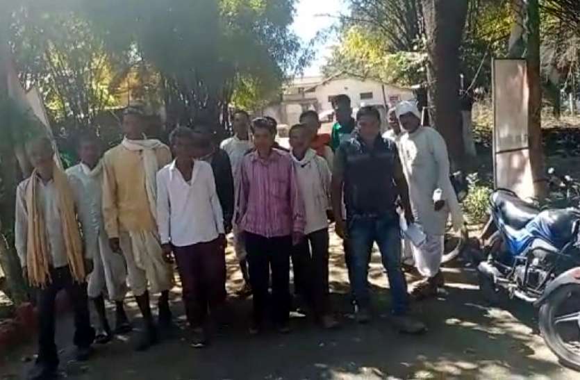 Villagers plead with MLA ग्रामीणों ने विधायक से लगाई गुहार