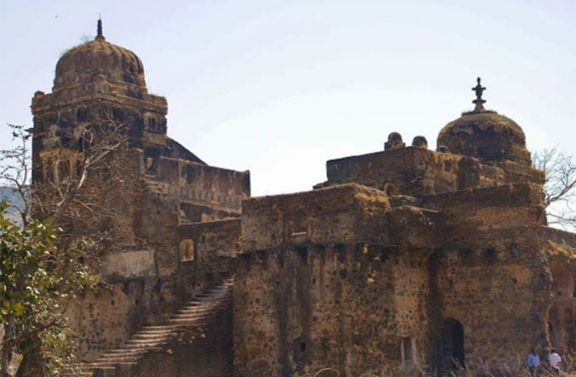 asirgarh.png आज भी भटक रहा है शिवजी का ये अवतार, इस किले में करता है वास!