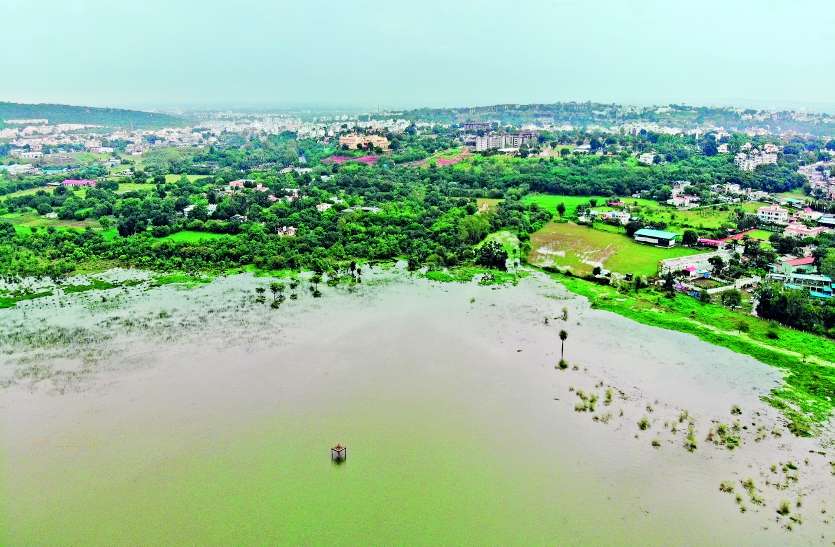 बड़ा तालाब पर फिर बनेगी वेटलैंड अथॉरिटी, चार महीने में बैठक कर जनता को देगी हिसाब बड़ा तालाब पर फिर बनेगी वेटलैंड अथॉरिटी, चार महीने में बैठक कर जनता को देगी हिसाब