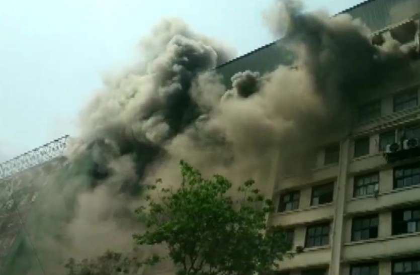 fire at GST building in mumbai मुंबई के GST भवन में लगी आग, आधा दर्जन से ज्यादा दमकल गाड़ियों ने बुझाई आग